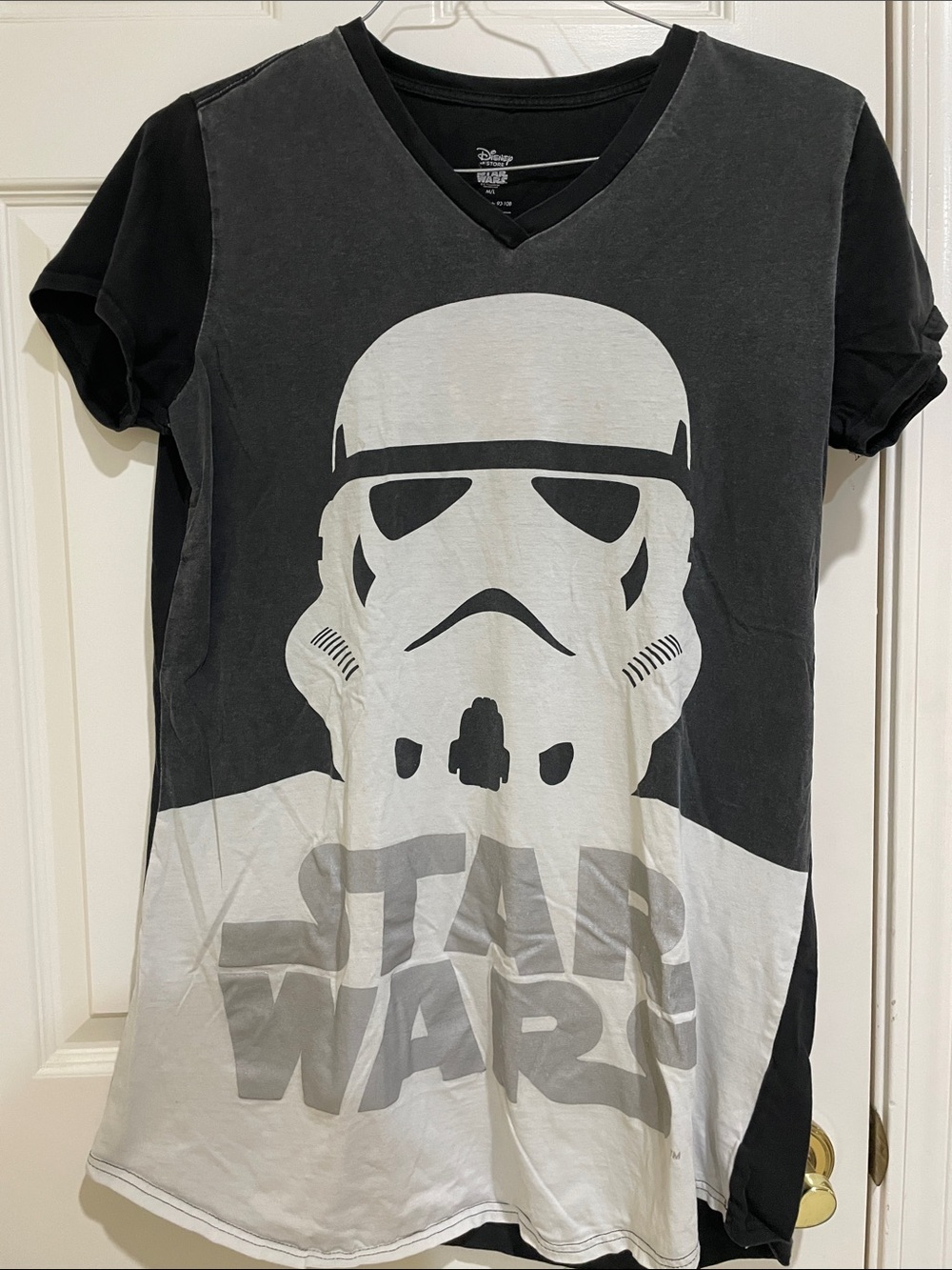Disney Star Wars Stormtrooper sleep-shirt v-neck size M/L